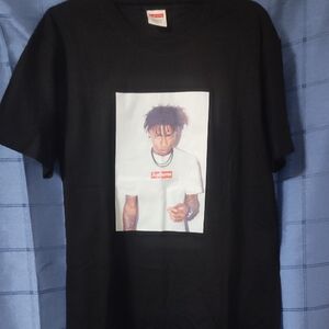 Supreme Black Short Sleeve Tee Iconic Style